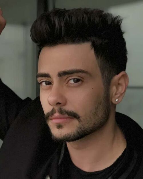 onur rüzgar erkoçlar kimdir