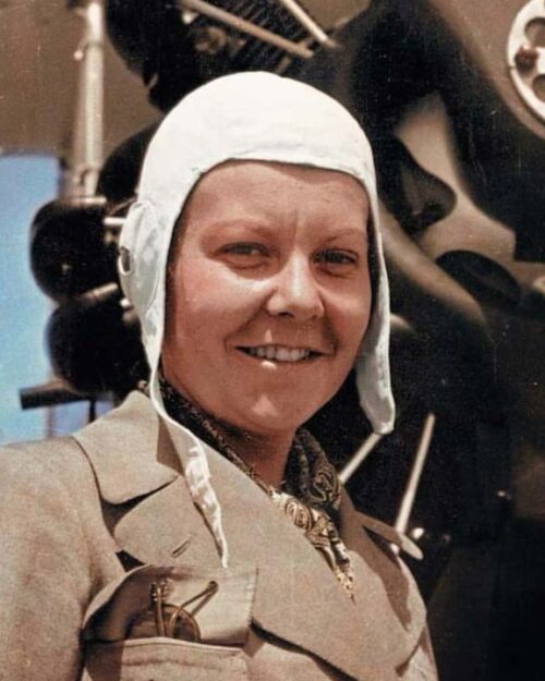 sabiha gökçen kimdir