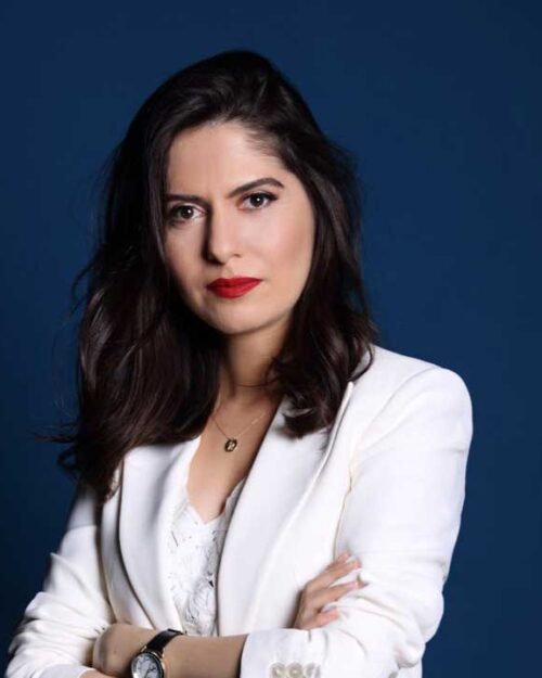 Kübra Parmaksızoğlu Coşkun - Kübra Par Kimdir