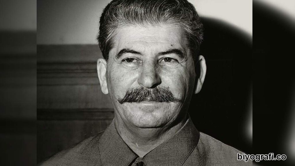 Josef Stalin kimdir
