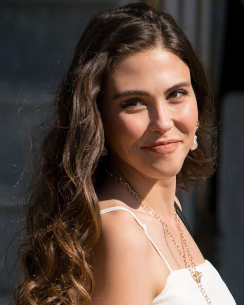 Dilara Aksüyek kimdir