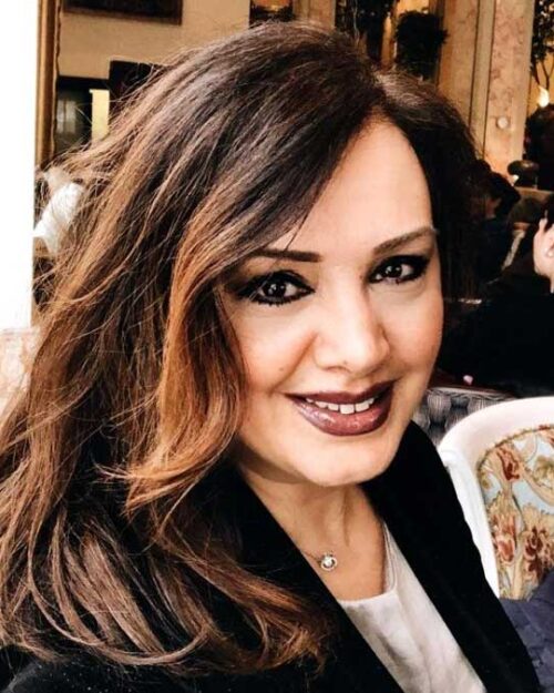 Esra Ceyhan kimdir