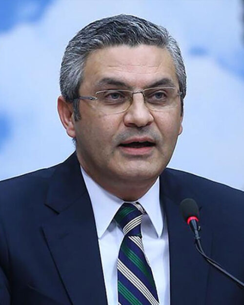 Oğuz Kaan Salıcı kimdir