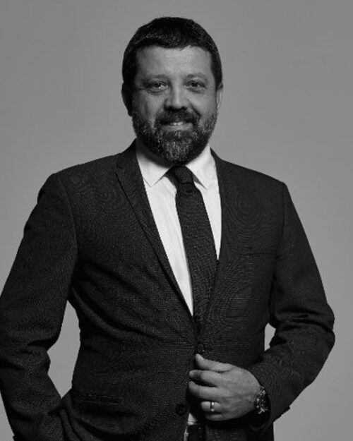 Melik Yiğitel kimdir