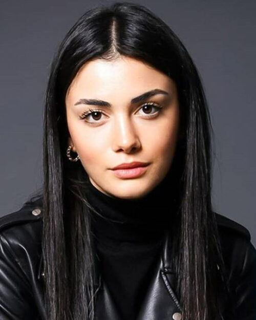 Özge Yağız kimdir