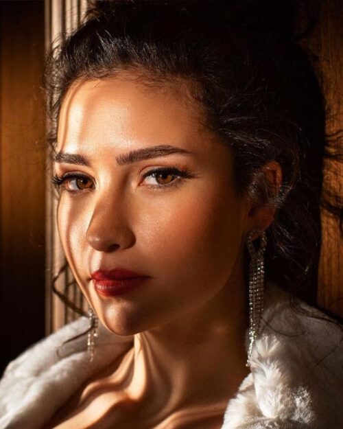 Melis Minkari kimdir