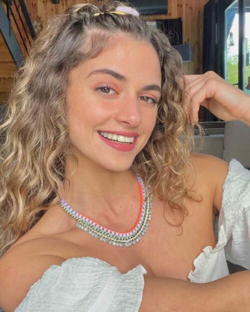 Aleyna Çalışkan kimdir?