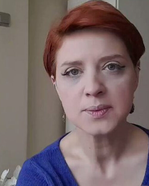 Hande Karacasu kimdir