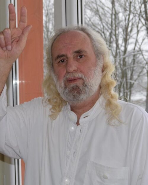 Hasan Mezarcı kimdir