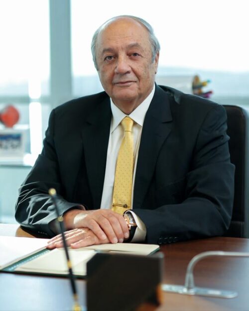 Tuncay Özilhan kimdir