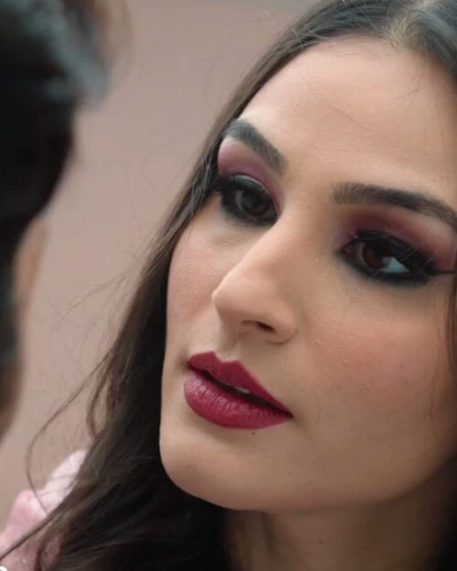 Asena Girişken kimdir