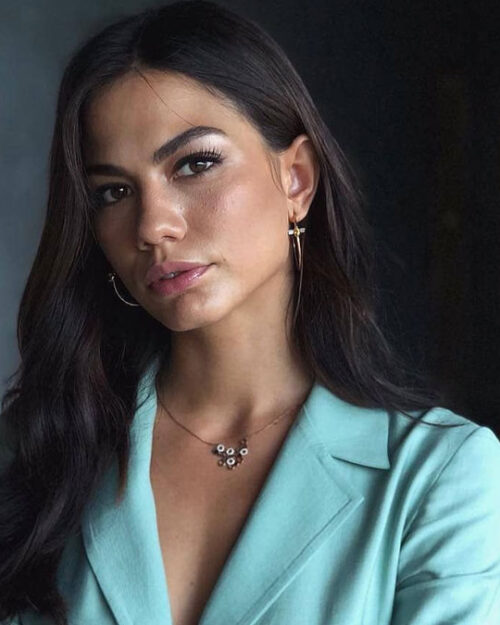 Demet Özdemir kimdir