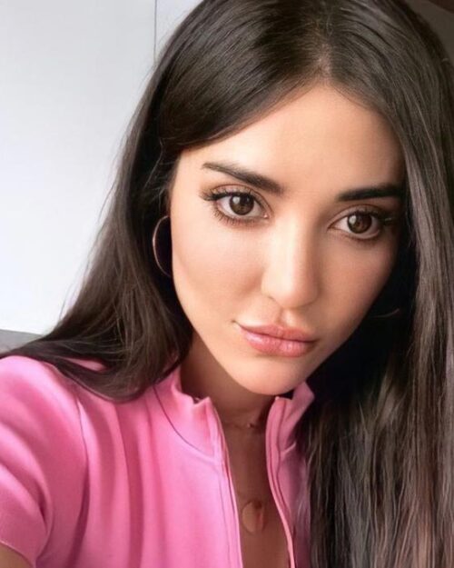 Melike İpek Yalova kimdir