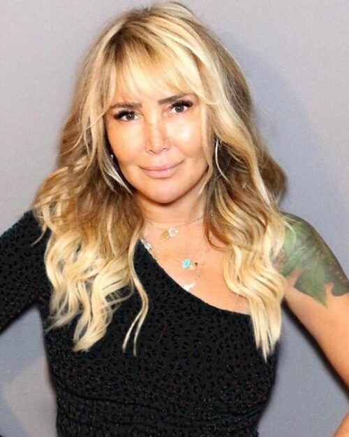 Yonca Evcimik kimdir