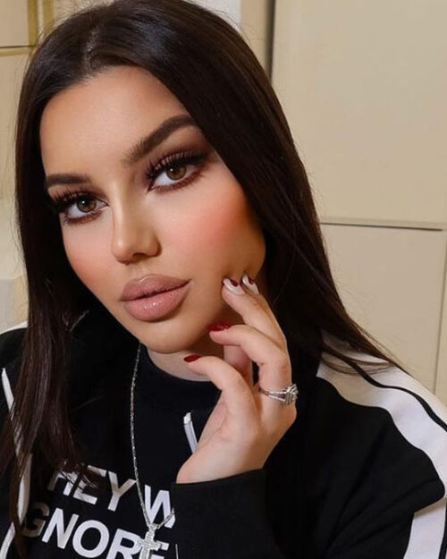 Rashel Kolaneci kimdir