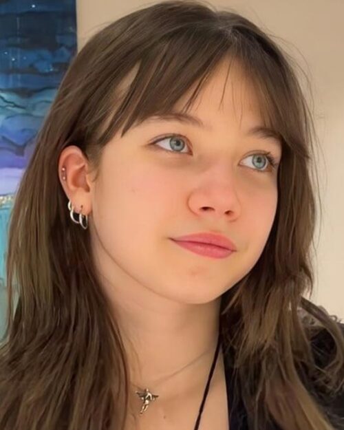 Alisa Sezen Sever kimdir