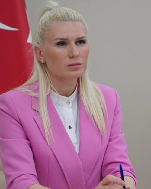 Melek Mızrak Subaşı kimdir