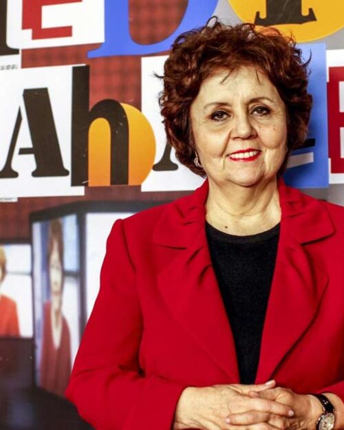 Ayşenur Arslan kimdir