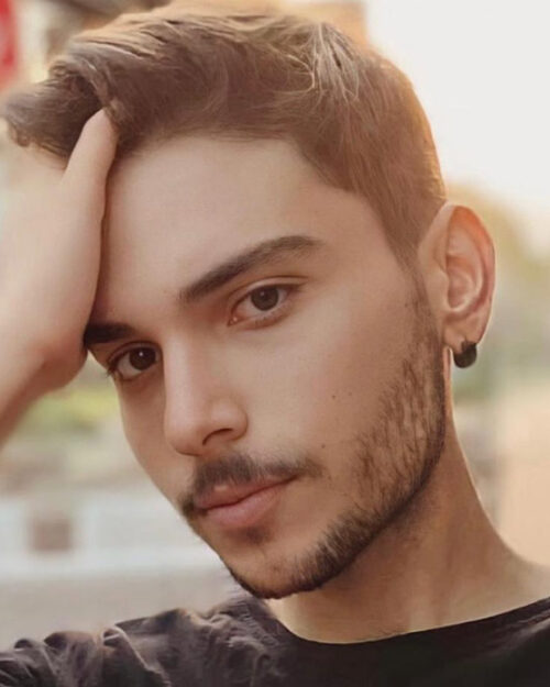 Deniz Işın Coşkuner kimdir