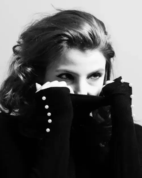 Dilek Kaya kimdir, kaç yaşındadır, aslen nerelidir, eğitimi durumu nedir, mesleği nedir, kaç ödülü vardır, evli midir, çocuğu var mıdır gibi soruların cevabını bu biyografi sayfasında bulabileceksiniz. İşte Dilek Kaya hakkında bilmeniz gereken tüm detaylar; 