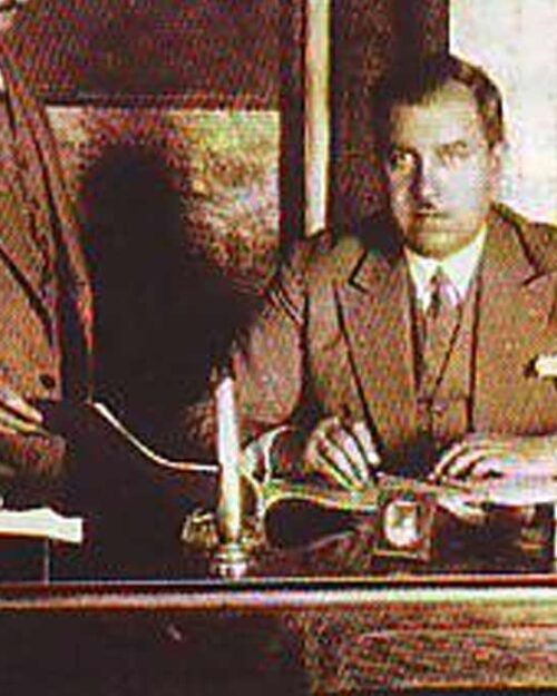 Şakir Zümre kimdir