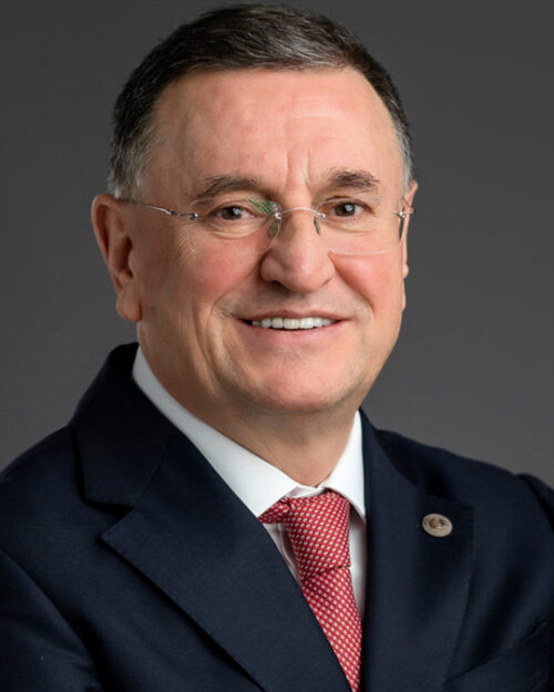 Doç. Dr. Lütfü Savaş kimdir