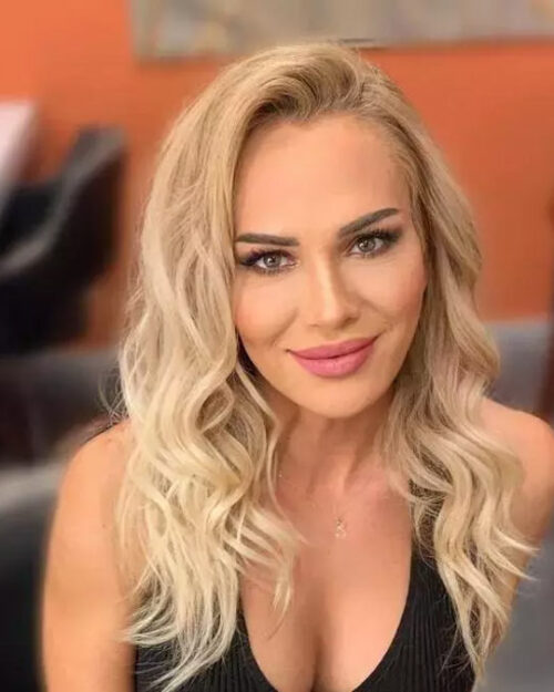 Nagihan Karadere kimdir