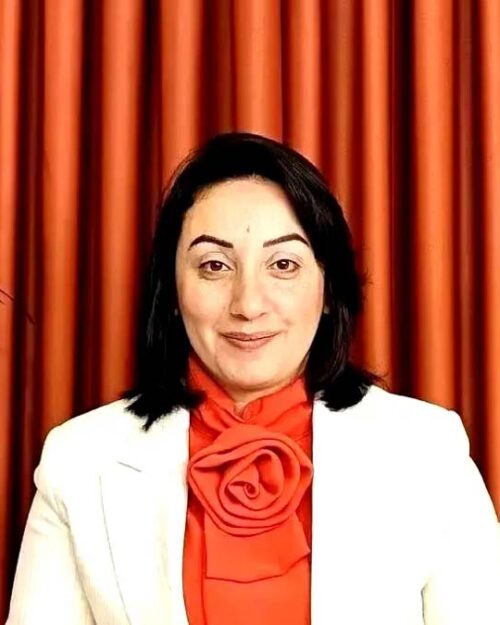 Eylül Ecem Zal kimdir