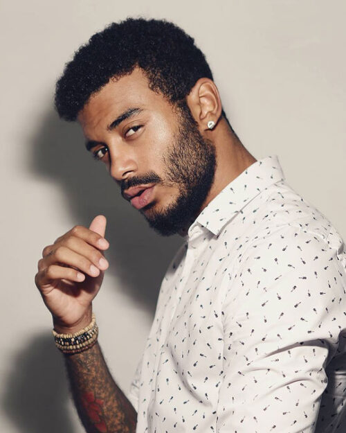 Efecan Dianzenza kimdir