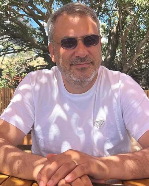 Nida Büyükbayraktar kimdir