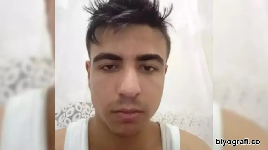 Delil Aysal kimdir