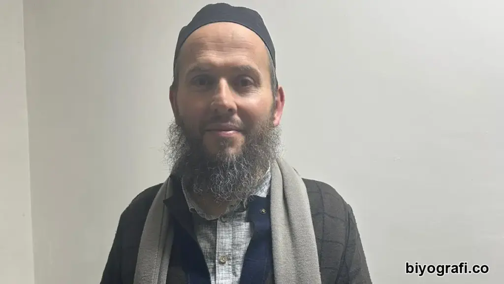 Kadir İstekli kimdir