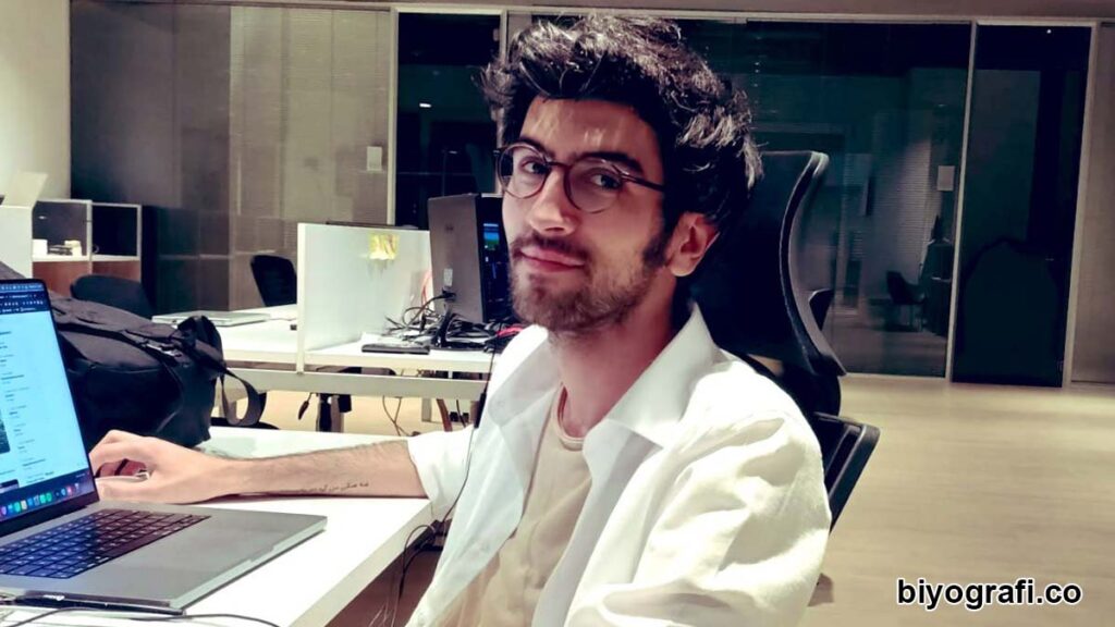 Uğur Yanıkel kimdir