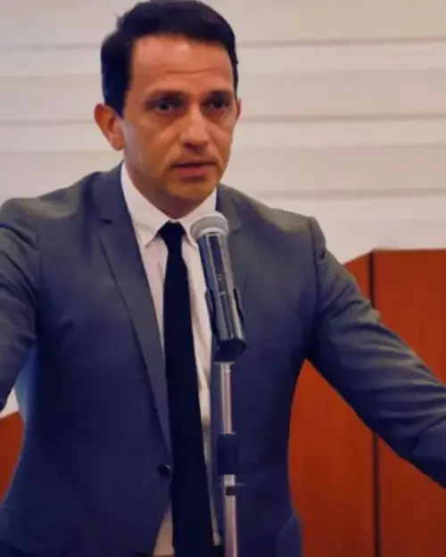 Mücahit Birinci kimdir