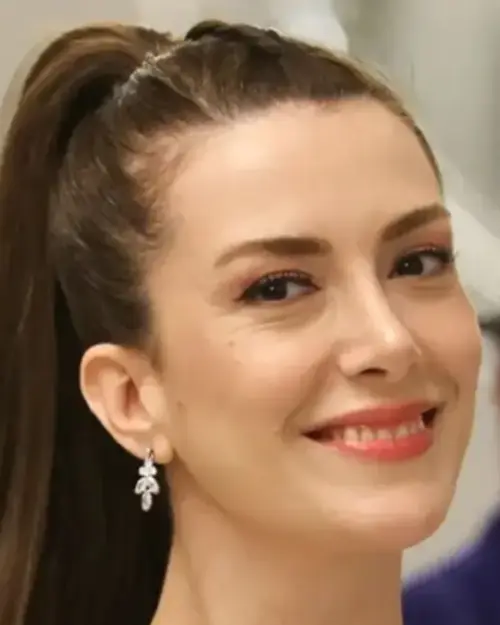 Elit Andaç Çam kimdir