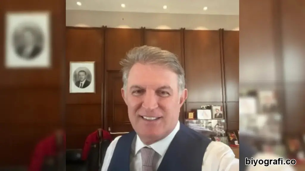 Orhan Karakurt kimdir