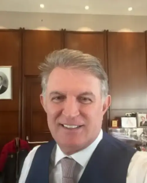 Orhan Karakurt kimdir