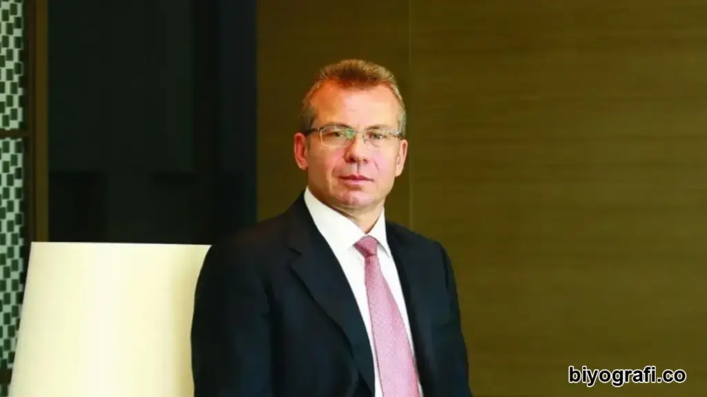 Vedat Aşçı kimdir