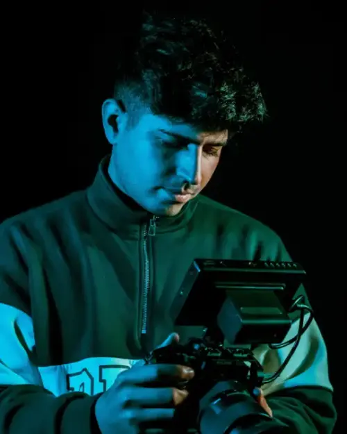 Fırat Gümüştekin kimdir