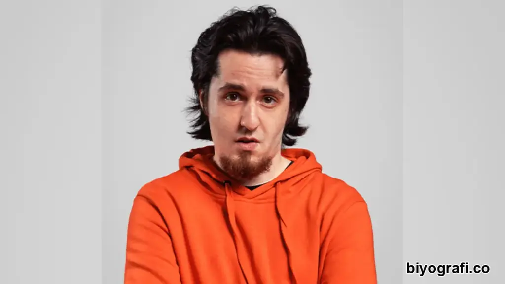 Alişan Uğur kimdir