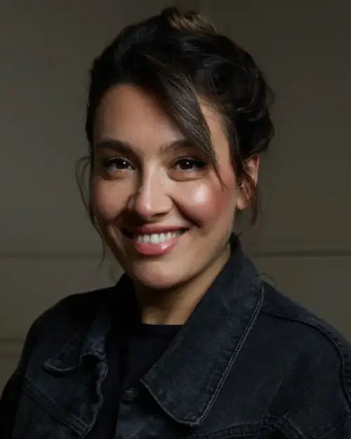 Özgün Bayraktar kimdir