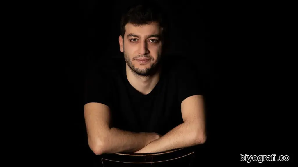 Cenan Adıgüzel kimdir