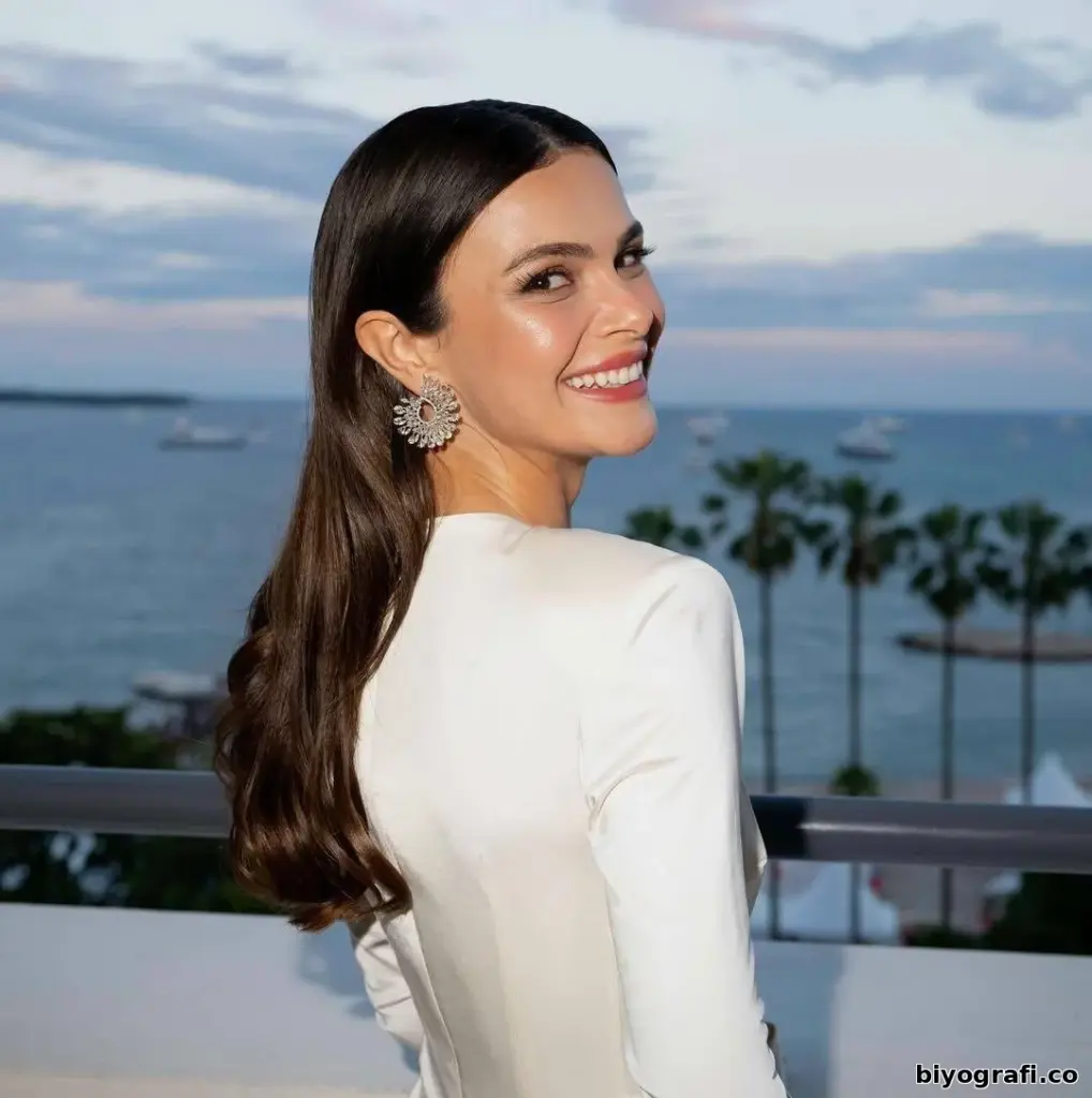 Sinem Ünsal - Biyografi.co