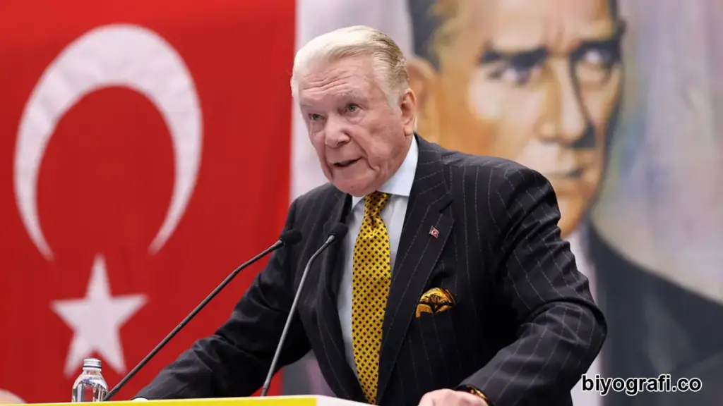 Uğur Dündar Kimdir, Boyu, Kaç Yaşında, Nereli - Biyografi.co 2