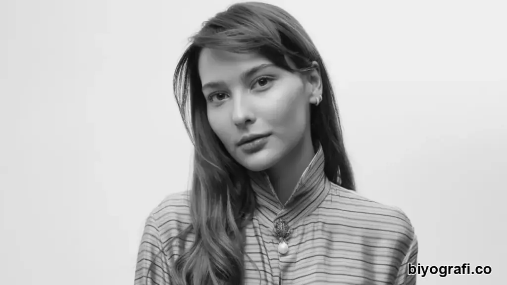 Elçin Zehra İrem kimdir