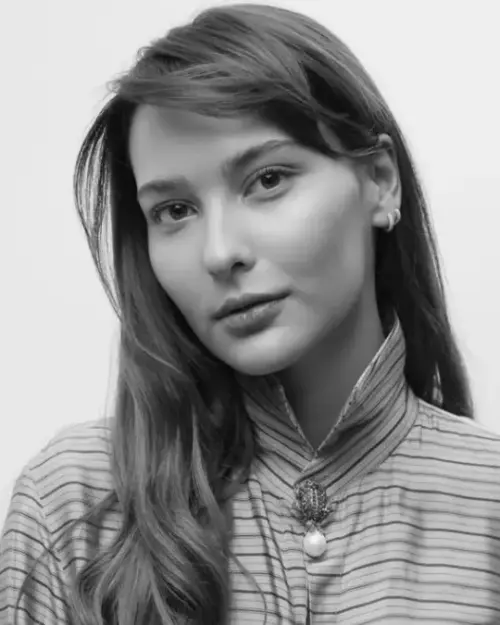 Elçin Zehra İrem kimdir