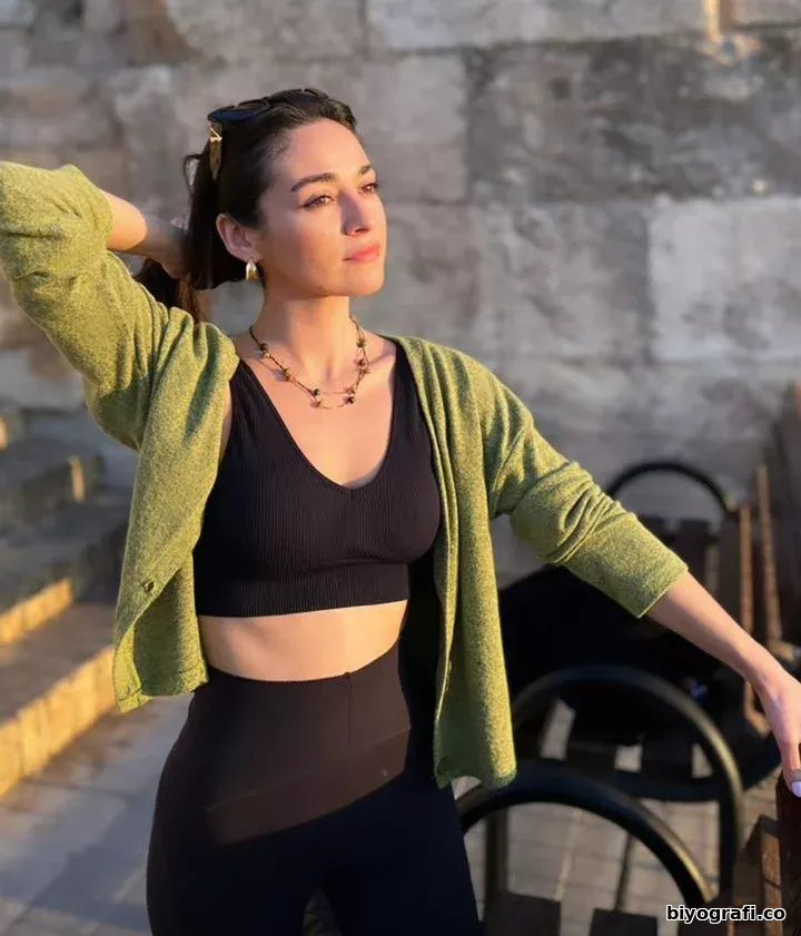 Nazlı Pınar Kaya Kimdir, Boyu, Kaç Yaşında, Nereli - Biyografi.co 2