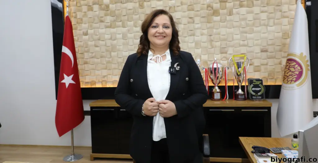 Burcu Köksal Kimdir, Boyu, Kaç Yaşında, Nereli - Biyografi.co 1