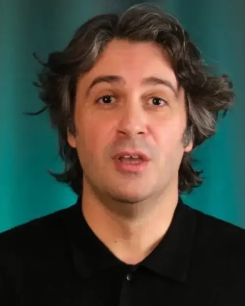 Behçet Yalın Özkara kimdir