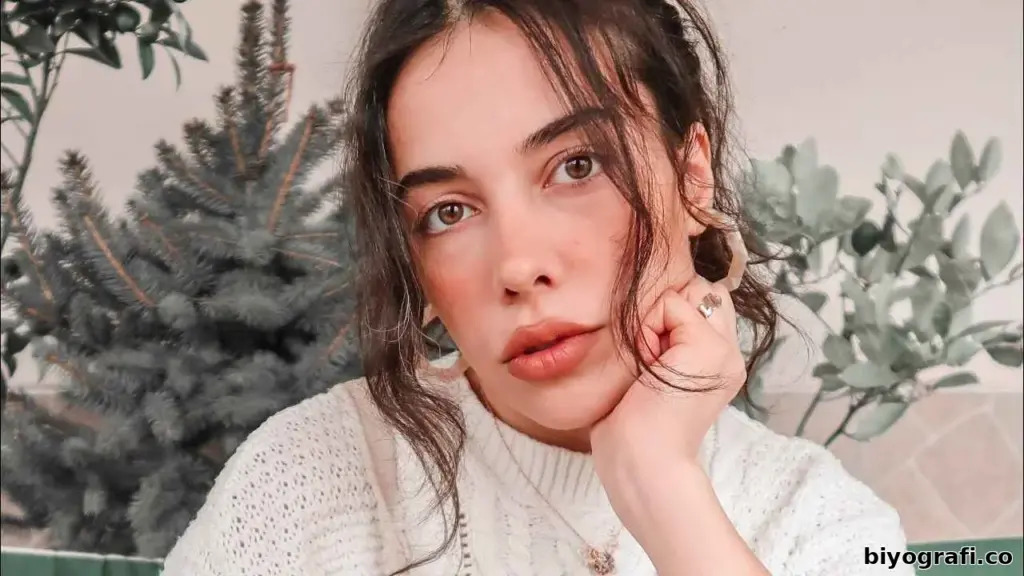 Ecem Taşer Kimdir, Boyu, Kaç Yaşında, Nereli - Biyografi.co 2